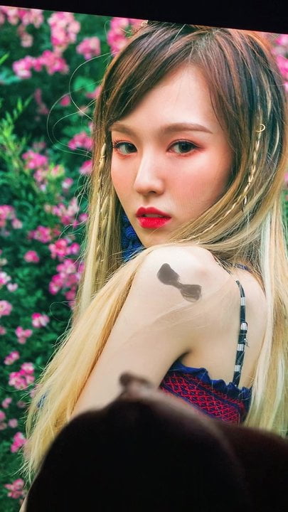 Red Velvet Wendy pocta mrdce