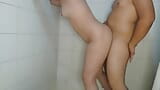 ICH BIN ALLEIN ZU HAUSE UND MEIN STIEFVATER FICKT MICH IM BADEZIMMER snapshot 20