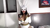 私はウサギの服を着て、ジョイのビデオを撮って潮吹きしてからセックスする...チンポを欲しがる浮気妻 snapshot 3