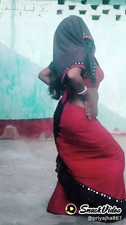 Bhojpuri bhabhi sexy dance