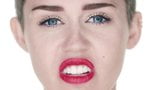 Miley Cyrus - разрушает шарик (явное) snapshot 2