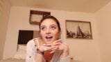 Hermosa y linda chica nerd colombiana le encanta portarse mal para papi en su show webcam, mientras aprende como satisfacer una polla snapshot 1