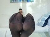 Lady victoria valente: ¡huele mis pies! snapshot 1