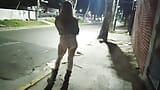 sexo en público en la calle exhibiendo mujer por la ciudad con lenceria transparente mirones mirando follar snapshot 1