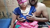 Joven esposa india tiene sexo con su hermanastro y gime duro snapshot 3