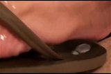 Kinky foot girl-footjob met teenslippers snapshot 10