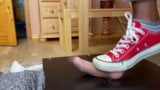 Aplastamiento de bolas con mandriles converse rojos snapshot 2