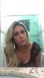 Fernanda Fox sborrata da sola in bagno snapshot 1