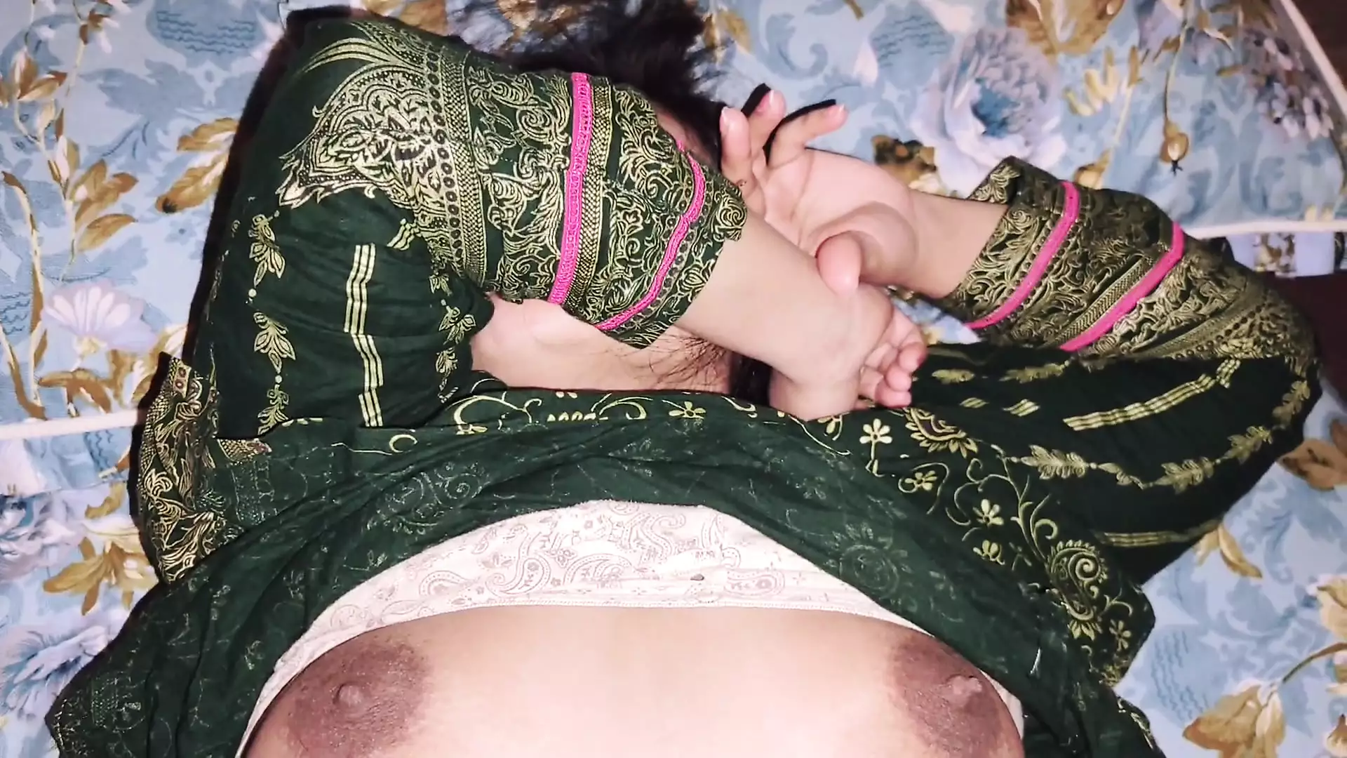 I left my sister-in-law by going to her room. 🥵. 