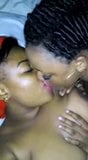 可爱的 肯尼亚 女同性恋者 snapshot 1