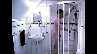 Humping Piss und Dusch Masturbation | xHamster