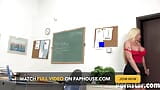 Kelli Staxxx la MILF blonde joue avec une bite noire snapshot 6