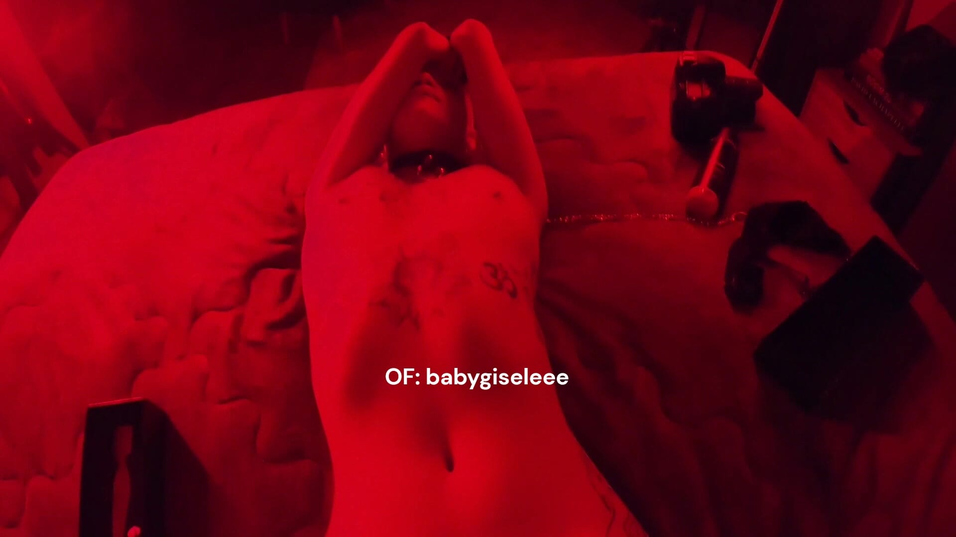 リークされたOnlyfansトップクリエーター1%彼女の猫をこする – Babygiseleee