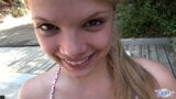 Sexig liten Taylor Dildo -action utomhus snapshot 7