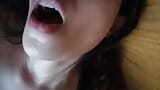 ASMR, fille asiatique, dirty talk, orgasme puis utilise un petit plug dans le cul snapshot 3