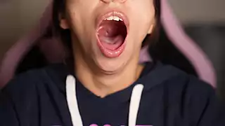 长舌恋物癖和uvula恋物癖| xHamster