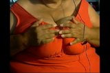 Tu dois aimer ces gros seins matures snapshot 1