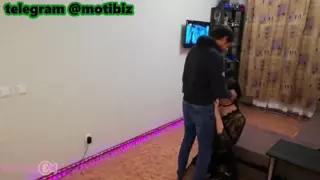 Paypoq kiygan talabalarning fotosuratlari