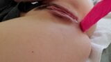 Mijn kont neuken met een grote roze dildo snapshot 1