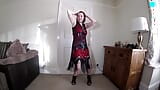 Bailando en vestido vintage y medias snapshot 2