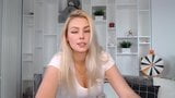 Seksowna blondynka pokazuje swoje cipki camgirlsrecords snapshot 3