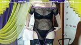 Lukerya tejió un vestido de rejilla erótico y medias y coquetea con los fanáticos en una webcam, emocionante y cautivadora snapshot 6