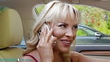 La belleza rubia Dana Dearmond monta la polla del trueno de Sam snapshot 1