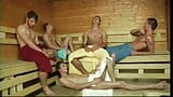 Staxus - orgie de sucer des bites dans le sauna snapshot 1