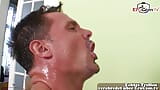 Немецкая волосатая тинка-брюнетка снимает порно в любительском ретро видео snapshot 25