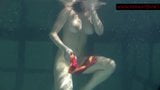 Anna Siskina ragazza calda con grandi tette in piscina snapshot 7