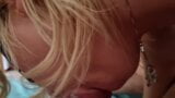 Настоящая пара - горячая блондинка делает минет, отсасывает и получает сперму в рот в любительском видео snapshot 2