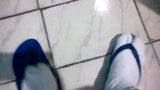 Chinelo Havaianas top azul com meias snapshot 2