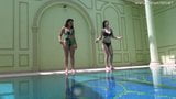 Diana Rius e Sheril Blossom lesbiche calde sott'acqua snapshot 1