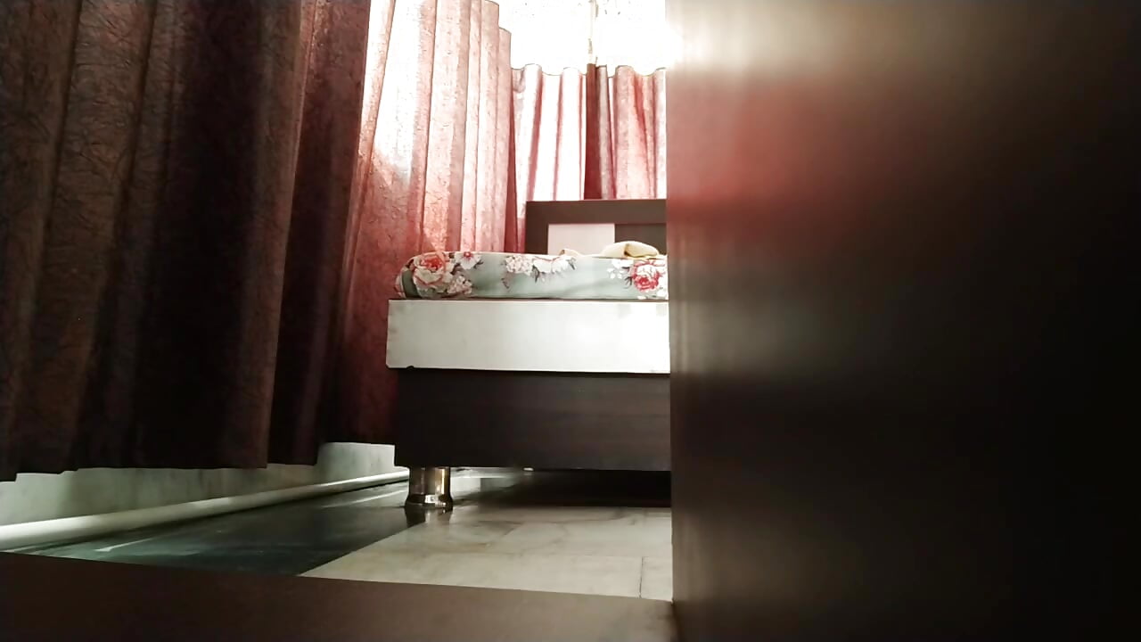 Mami Ke indická bhabhi s velkými prsy