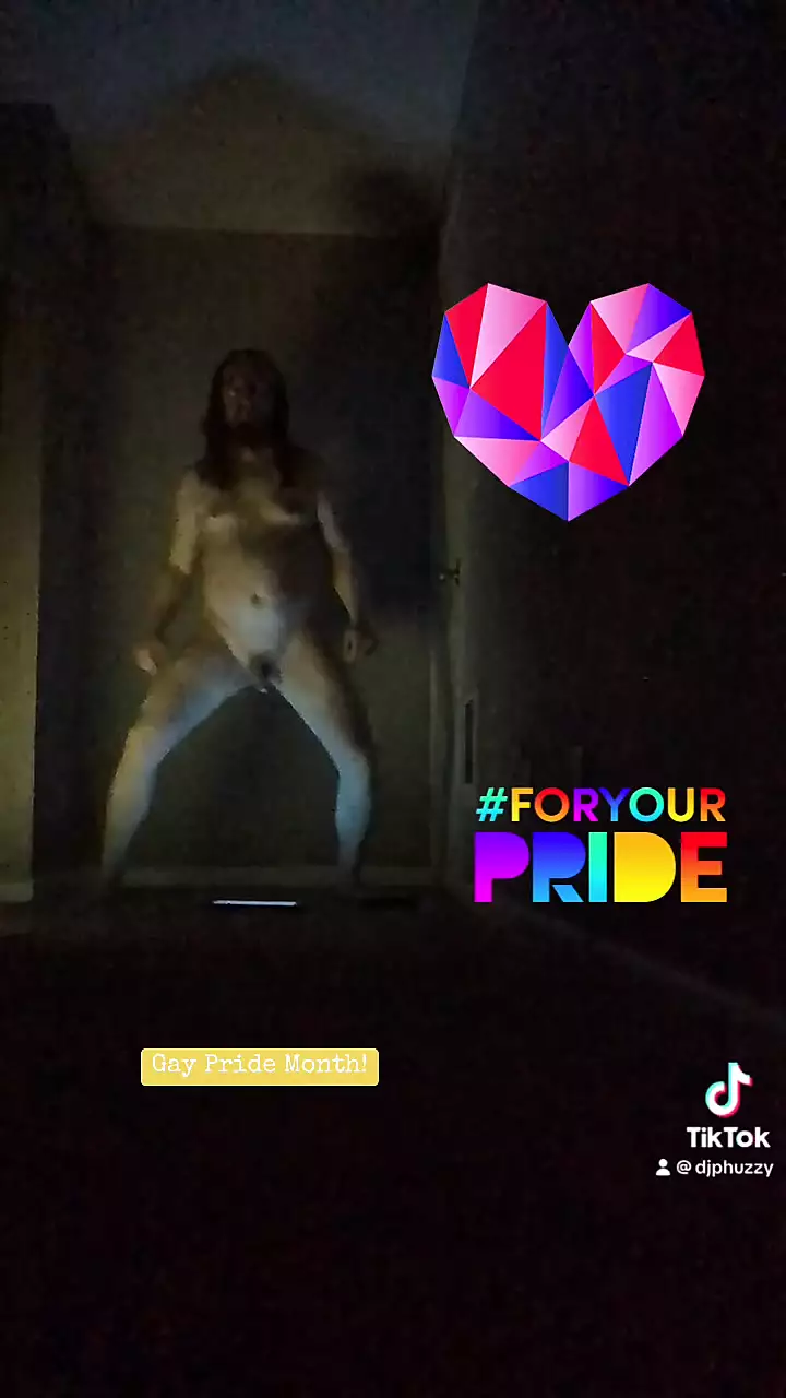 TikTok PRIDE - mês do orgulho nu