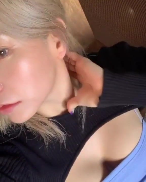 前勇敢的女孩成员hyeran的美味乳沟