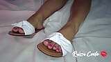 Fare un footjob e prendere una sborrata sui piedi snapshot 2