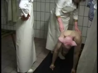 Metzgerinnen im Schlachthaus | xHamster