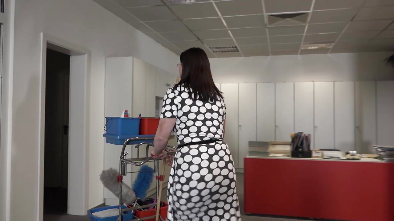 Cleaning Ladies Always Cum