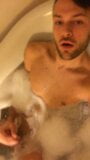 Красивий хлопець Оттави мастурбує у ванні snapshot 5
