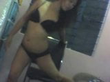 Linda filipina bargirl bailando y mostrando sus tetas snapshot 2