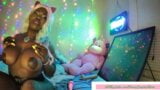 Honey cosplay - chat rose - elle exhibe ses savoureux nichons ronds snapshot 1