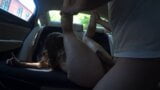 Sexo en público con chica adolescente en coche 4k snapshot 8