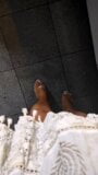 Joana Love trans se corre en los pies snapshot 2