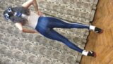 Sexy sissy Ponyboy dans son body de sport et ses talons hauts snapshot 3