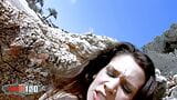 Испанская порнозвезда Samia Duarte трахается на общественном пляже snapshot 17