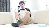 Solo erotic cu băiatul drăguș brunetă Xander! snapshot 2