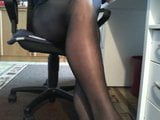 Paja caliente en medias negras snapshot 11