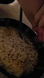 Kencing, vagina, dan mie snapshot 4