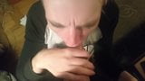 Une petite amie suédoise suce une bite, éjaculation faciale, avalage snapshot 2